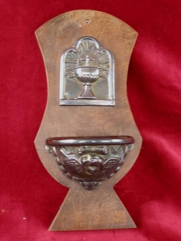Vintage wijwaterbakje van hout en koperkleurig metaal (3)