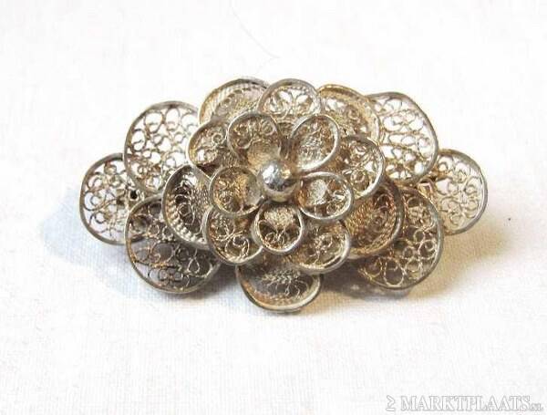 Prachtige zilver filigrain vermeille, broche bloem (311)