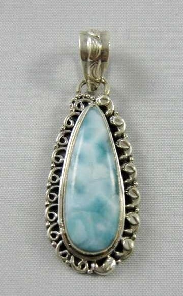 Prachtige zilveren hanger met Larimar. Druppelvorm (6680-475)