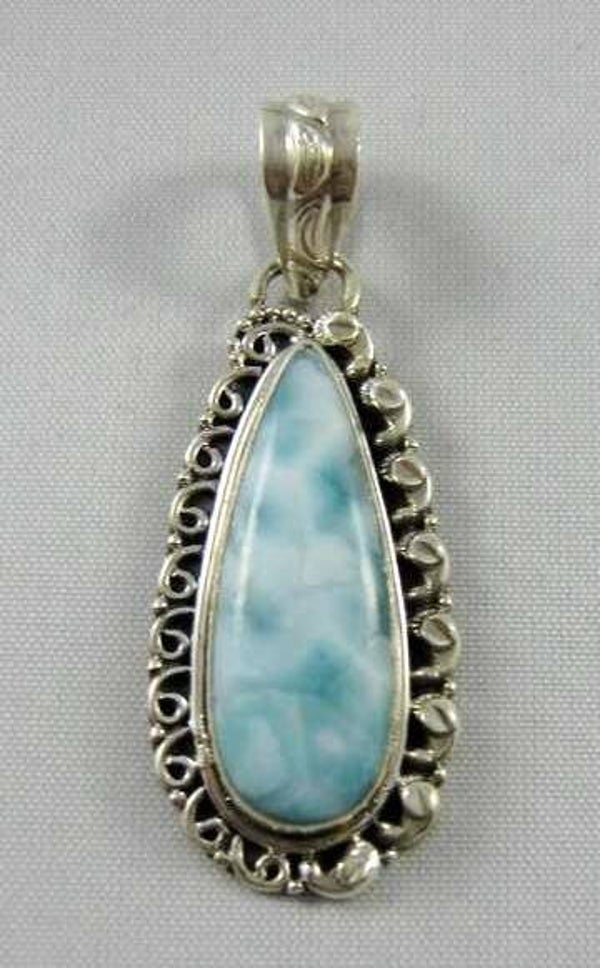 Prachtige zilveren hanger met Larimar. Druppelvorm (6680-475)