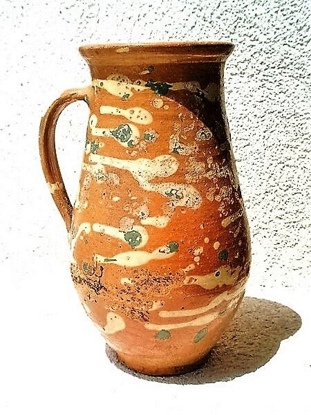 Rustieke Hongaarse aardewerk kruik, Slip-Decoratie. Uniek! (5185-15)