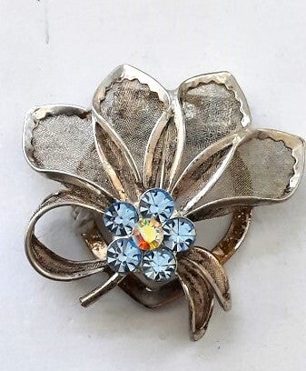Vintage sjaalclip met gaas bloembladen & Aurora Borealis strass (5304-18)