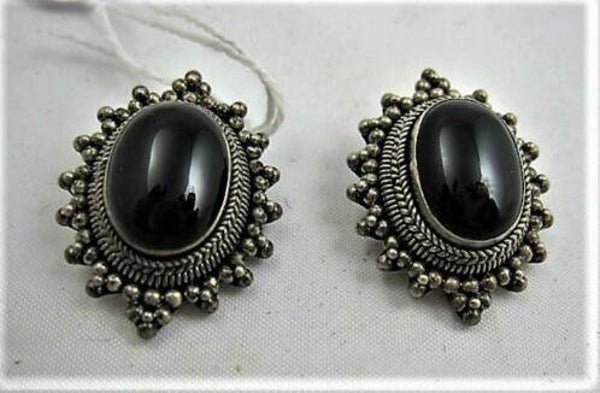 Prachtige vintage zilveren oorbellen met Onyx. Handwerk 925 (5489-838)