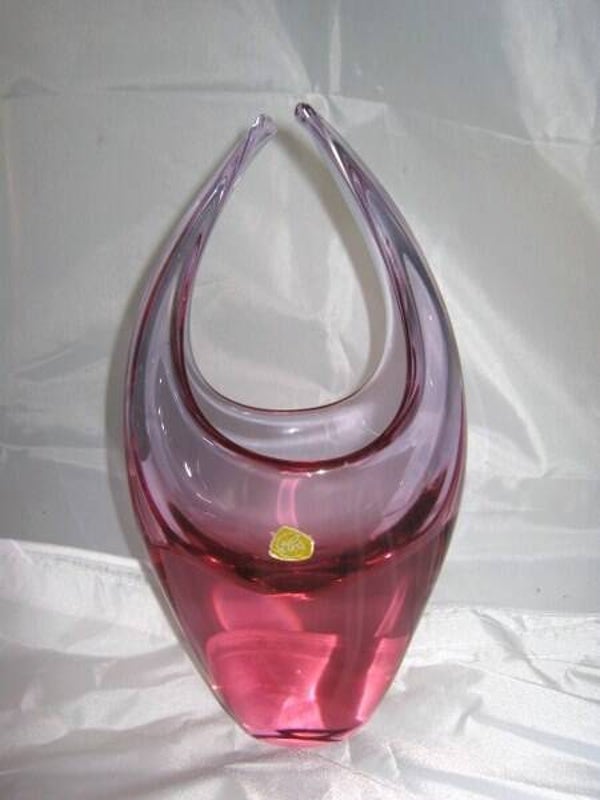 Prachtig glasobject / vaas in pinkkleurig glas Zelezny Brod (ZBS) Sklo (550)