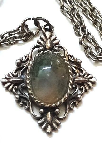 Mooie zilverkleurige hanger Groene Agaat en ketting (5671)