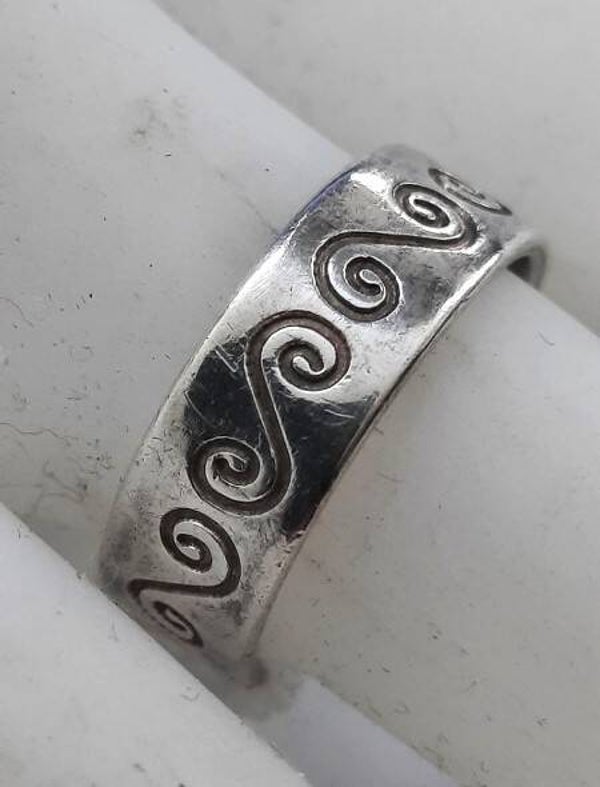 Zilveren bandring met spiraal graveringen (5708-432)
