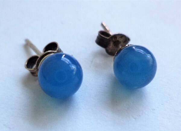 Oorbellen, zilver met blauw bolletje (5789)