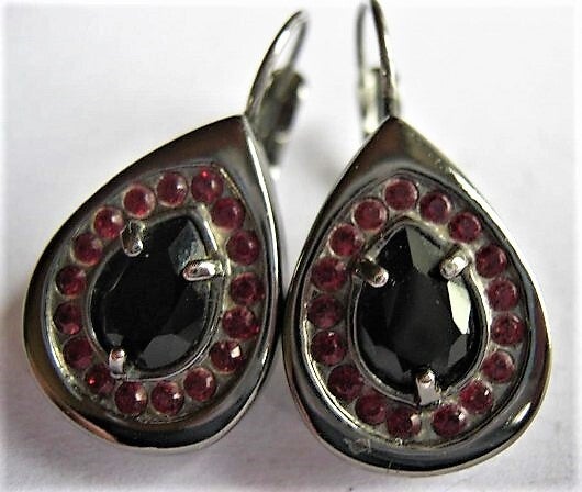 Dyrberg Kern, Denmark, prachtige oorbellen Swarovski kristal (6067-548)