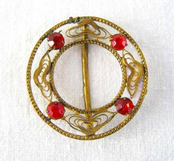 Antieke Edwardiaanse Schuifgesp / Sjaalgesp – Filigraan met Rode Strass (62)