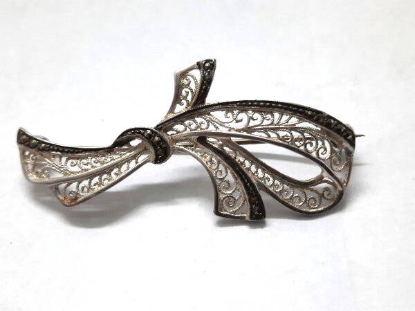 Antieke zilveren Jugendstil strikbroche met markasieten 835 (6429-1865)