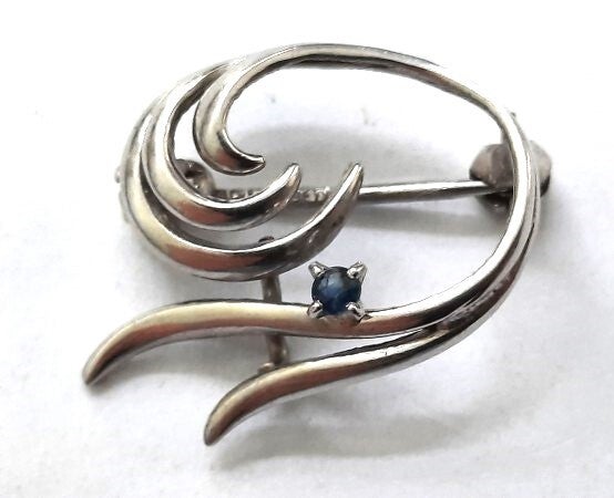 Andreas Daub zilveren broche met saffier (6672-2148)