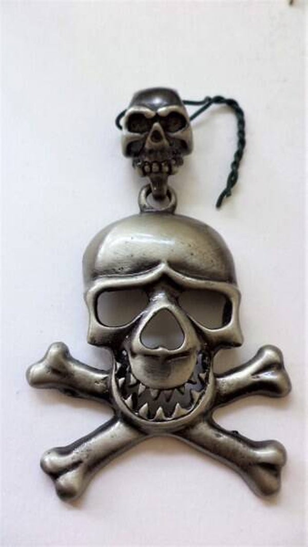 Grote zware Gothic hanger met twee doodskoppen (6753-506)