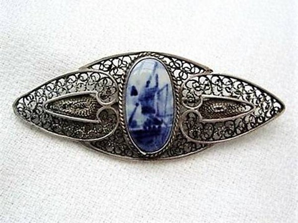 Antieke Filigrain zilveren broche Delfts Blauw met molen (6783-2335)