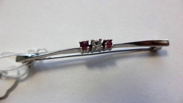 Teka – Vintage Modernistische Zilveren Staafbroche met Robijn- en Kristalsteentjes 925 (6898)