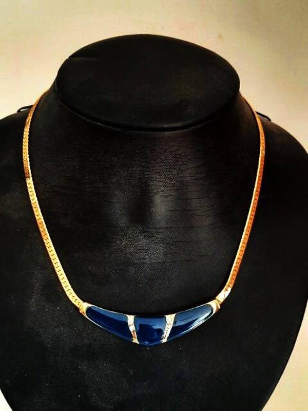 Prachtig verguld collier met Marineblauw emaille en strass (6917-347)