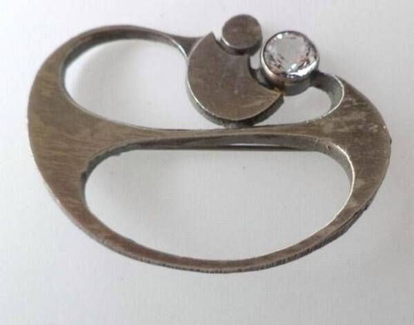 Karl Laine, modernist broche 835 zilver, bergkristal (7163-3283)