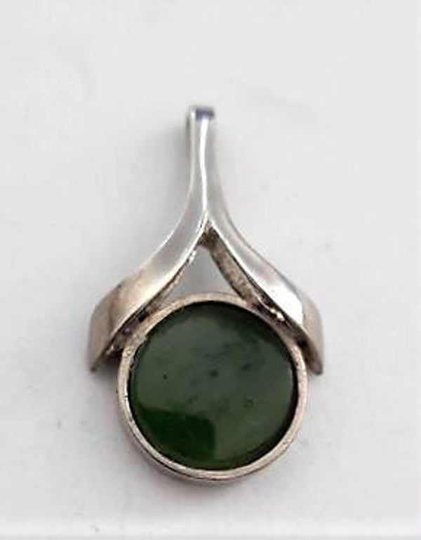 Prachtige vintage zilveren hanger met Groene Nefriet Jade (7170-632)
