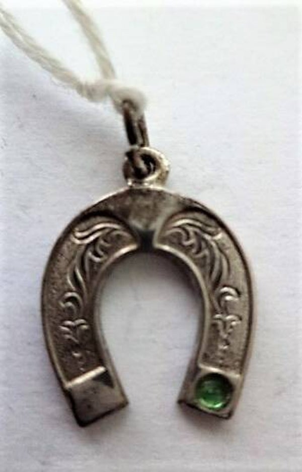 Zilveren vintage hanger Hoefijzer met groen steentje 925 LS (7170-635)