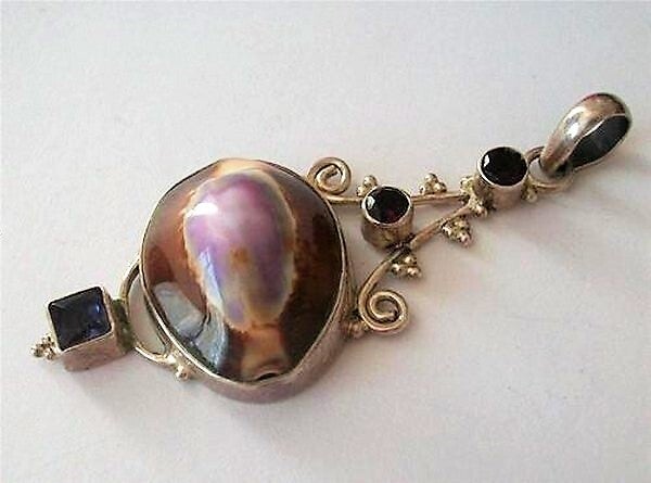 Grote vintage zilveren hanger met Kauri schelp en 3 Amethisten (7234-687)