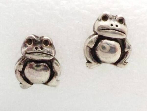 Leuke kleine kikkers. Oorbellen, stekers, 925 (7250-973)
