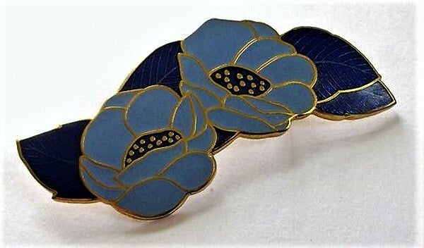 FISH Prachtige vintage broche cloisonné emaille Blauwe bloemen 22kt verguld (7336-3863)