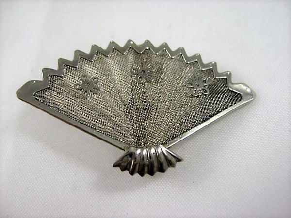 Leuke broche in vorm van een waaier met bloemen (7375-3893)