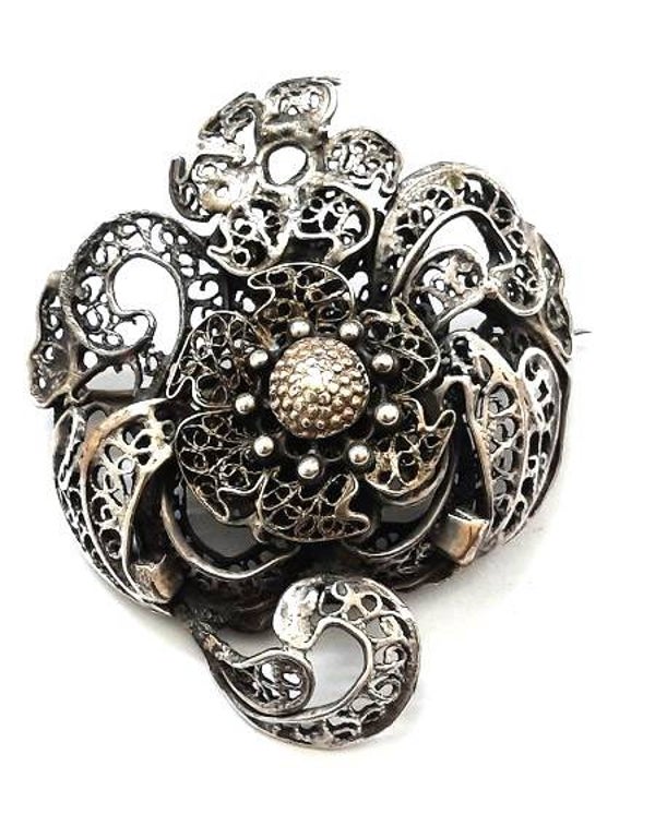 Grote Antieke filigrain Bloembroche – Driedimensionaal zilver (7431-4014)