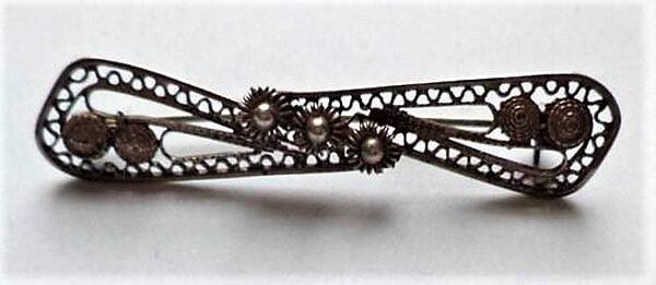 Oude 835 zilver broche met "Zeeuwse" knoopjes, filigraan