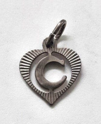 Zilveren hangertje hartje met letter C. 925 CW (7545)
