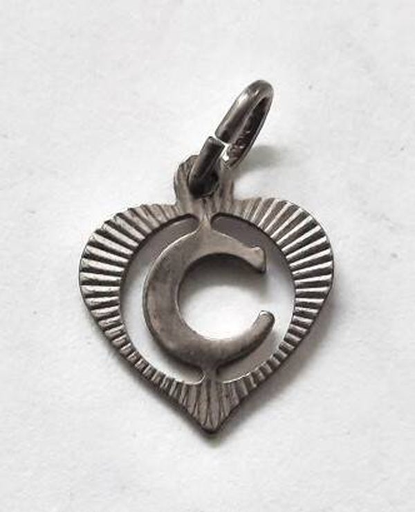 Zilveren hangertje hartje met letter C. 925 CW (7545)