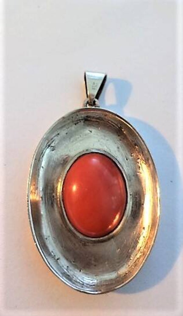 Vintage zilveren Shadowbox hanger met bloedkoraal (7545-947)