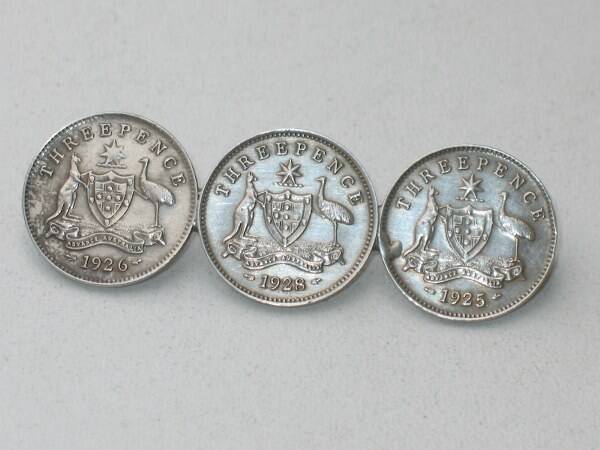 Zeldzame zilveren broche uit Australische Three Pence munten (7569-4327)
