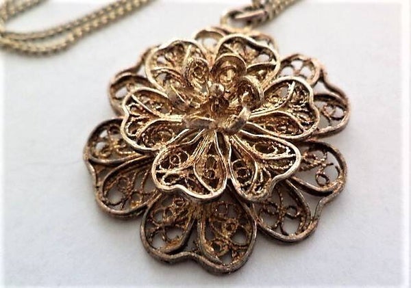 Prachtige licht vergulde filigrain bloem hanger met ketting (7578-898)