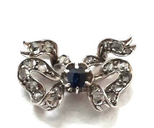 Antieke 8KGouden Strik-Hanger met Saffier en Diamantjes (7600-924)