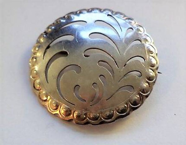 Antiek zilveren broche uitgezaagd motief (7708-4448)