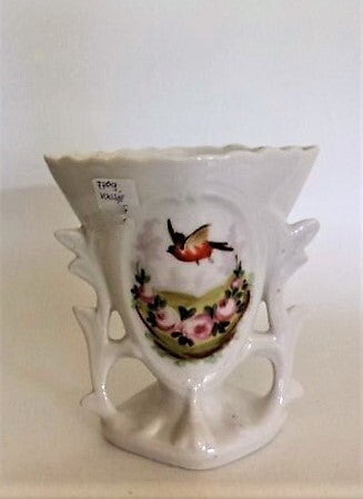 Antiek Frans porseleinen Bruidsvaasje met vogeltje en roze bloemen LTI 95 (7709)