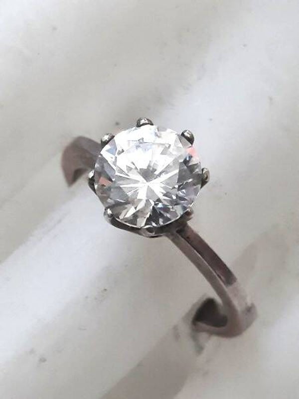 Stevige zilveren ring met zirkonia (7810-70)