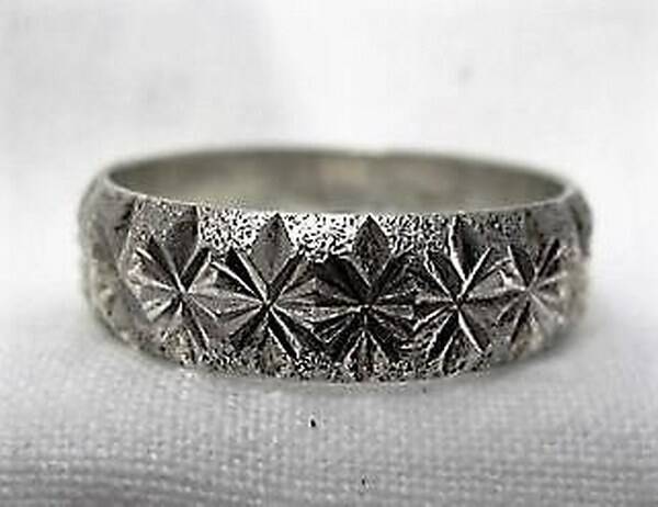 Zilveren Diamond Cut Bandring met Stermotieven H.LTD (7810-73)
