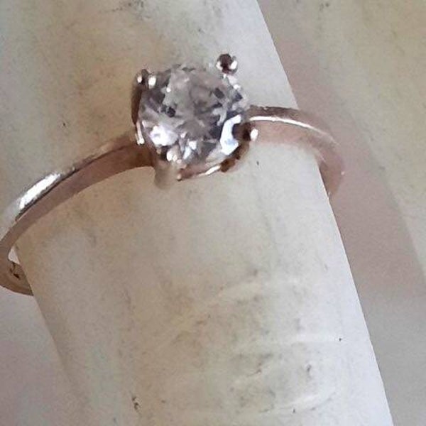 Elegante zilveren solitair ring met zirkonia (7810-80)