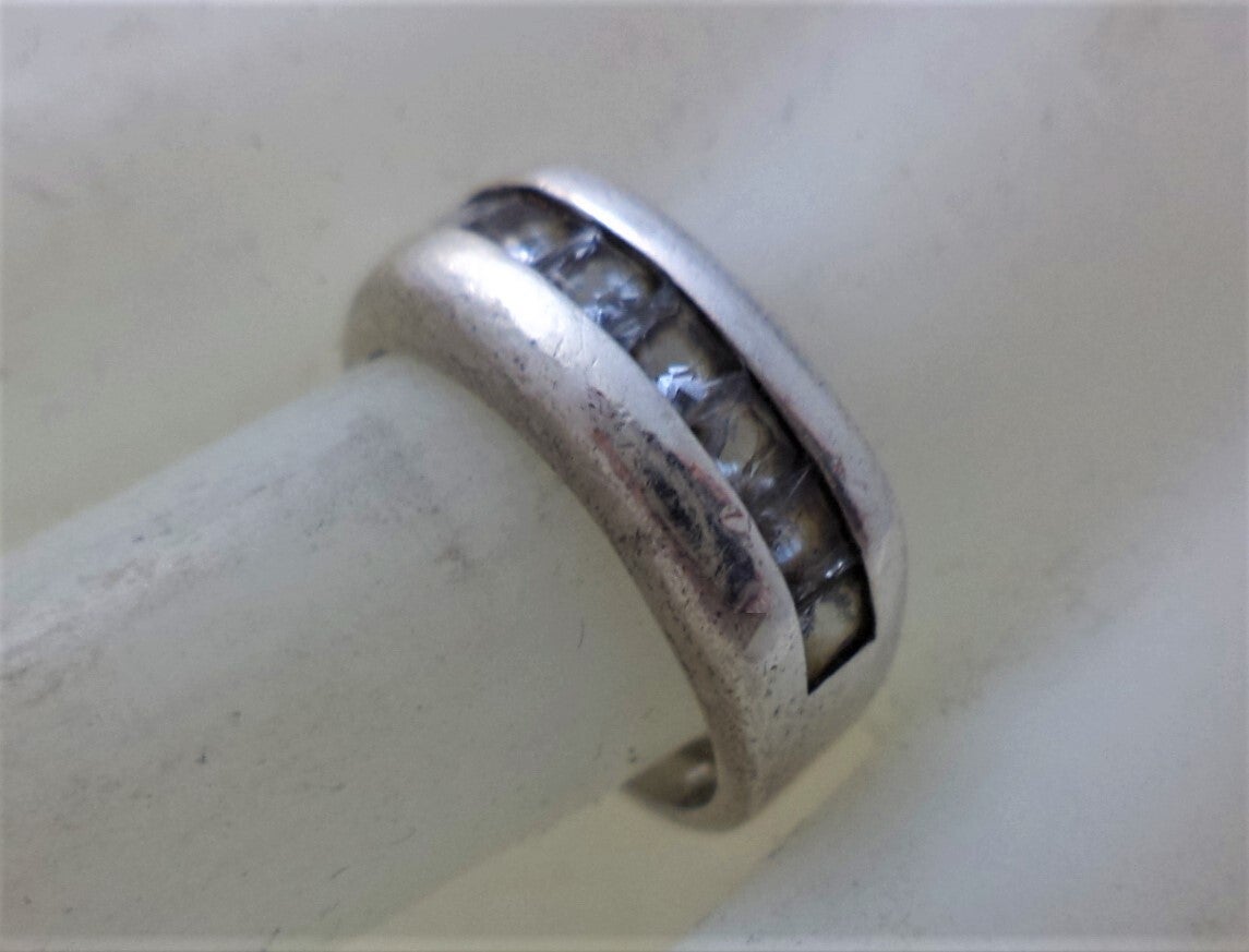 Stevige vintage zilveren ring met 7 kristallen 925 sterretje 992VI (7810-9)
