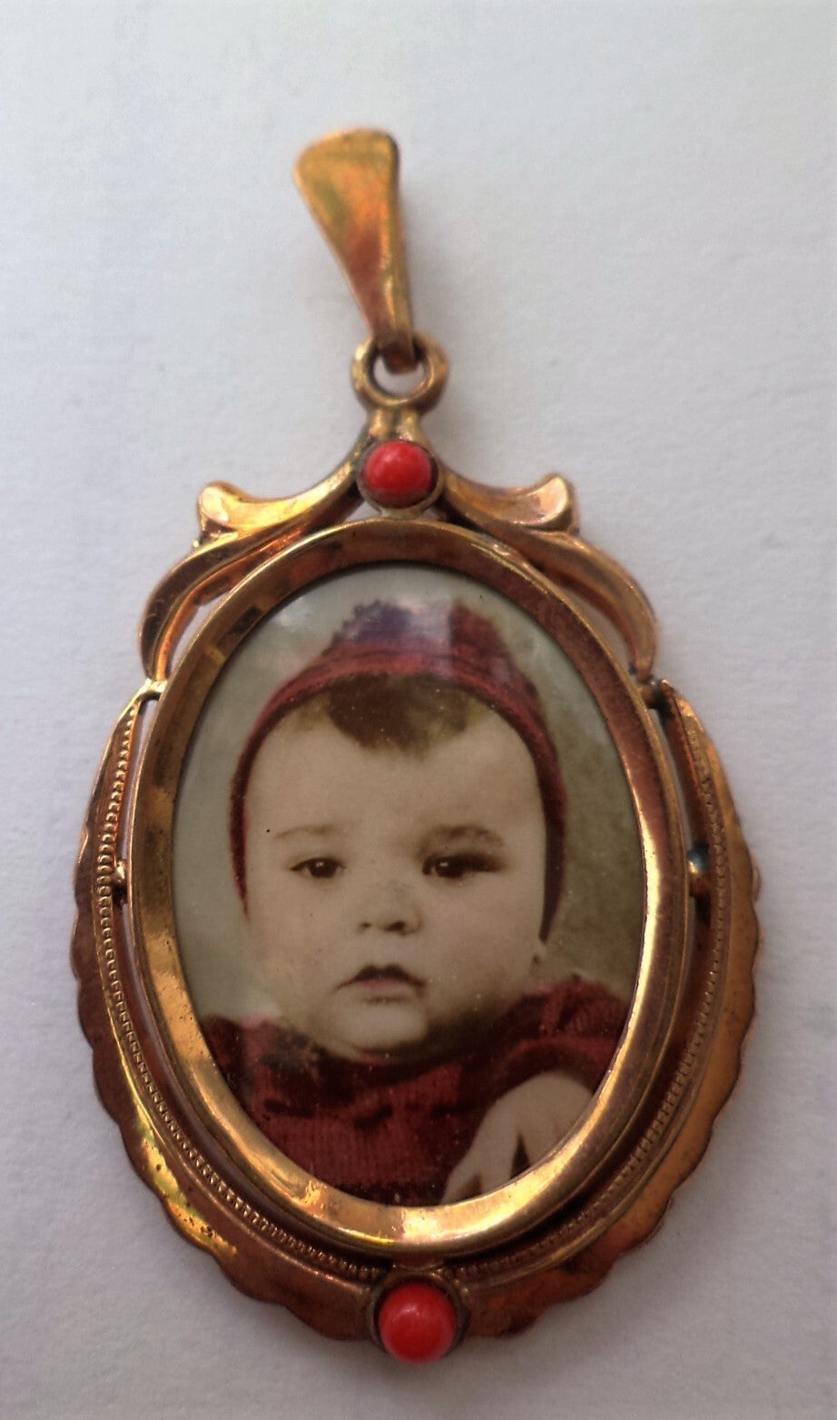 Antieke Doublé Fotohanger met koraalkleurige steentjes (7812-1032)