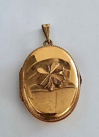 Antiek verguld medaillon met Klavertje. AM DBL (7812-1039)