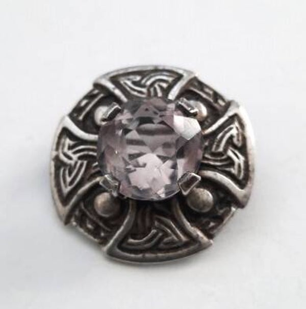 Mooie zilveren Keltische broche met lila steen (7912-4830)
