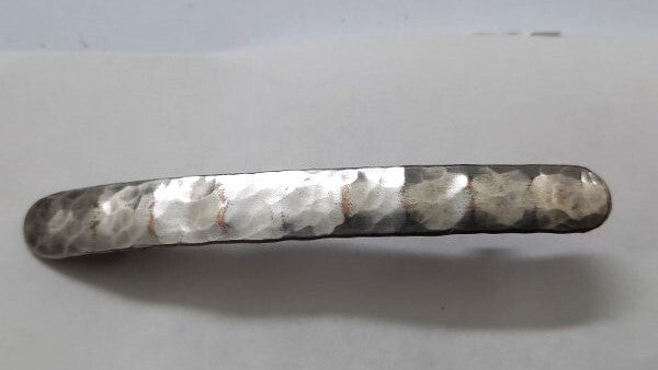 Vintage gehamerde Staafbroche. Original Rhode Handarbeit ( (7924-4002)