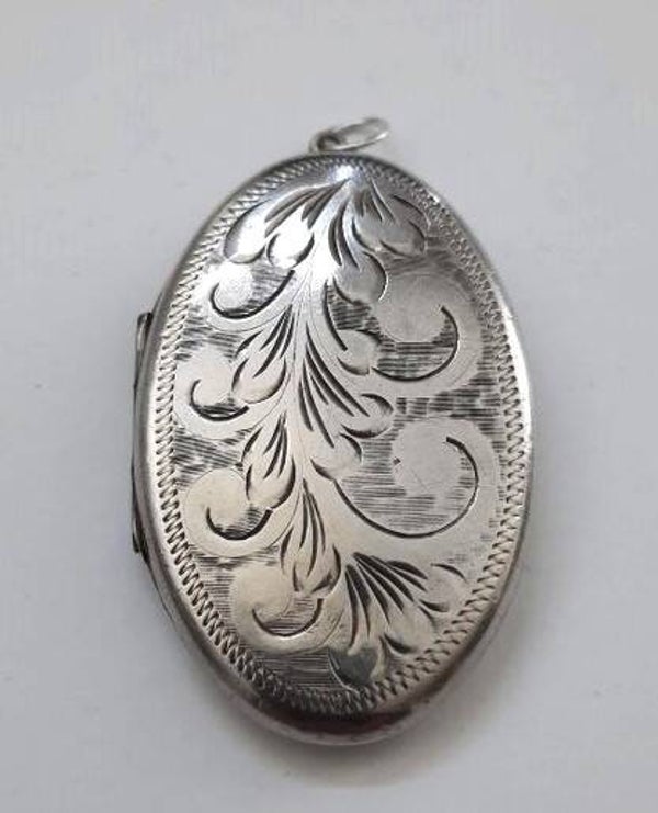 Prachtige grote medaillon fotohanger met floraal motief (7928-1101)