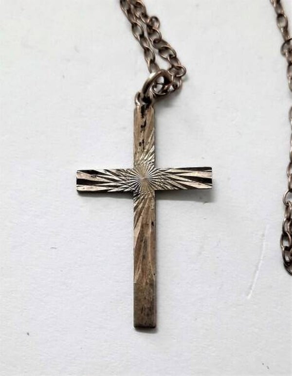 Zilveren kruisje hangertje Sunray Design met ketting (7933-1113)