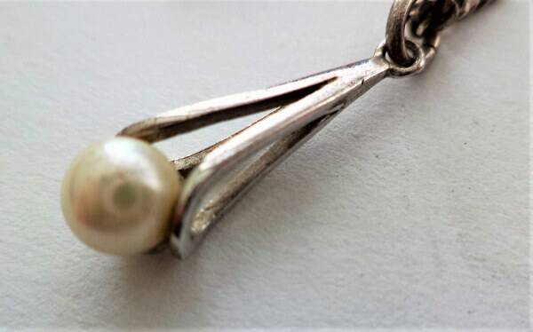 Prachtige zilveren hanger met parel, met ketting (7941)