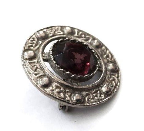 Prachtige vintage Schotse broche met Amethistkleurige steen (7947)