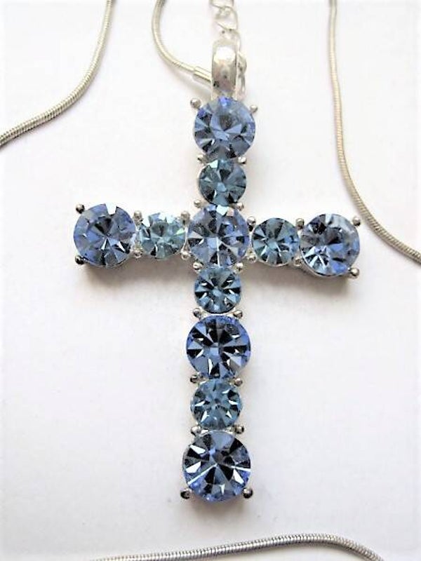 Prachtig groot kruis met helderblauwe stenen met ketting (8043)