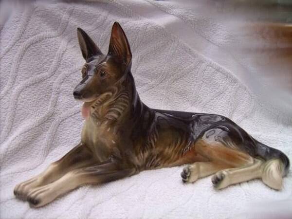 Hertwig Katz - Antiek porseleinen beeld Duitse Herder (897-111)